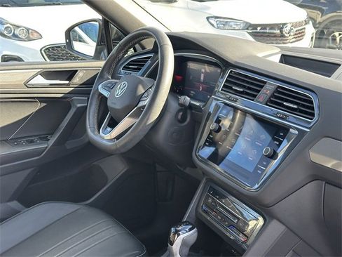 Used 2023 Volkswagen Tiguan SE R-Line image 32