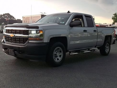 Used 2017 Chevrolet Silverado 1500 W/T w/ WT Convenience Package AWD/4WD image 6