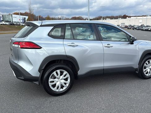 Used 2022 Toyota Corolla Cross L image 5