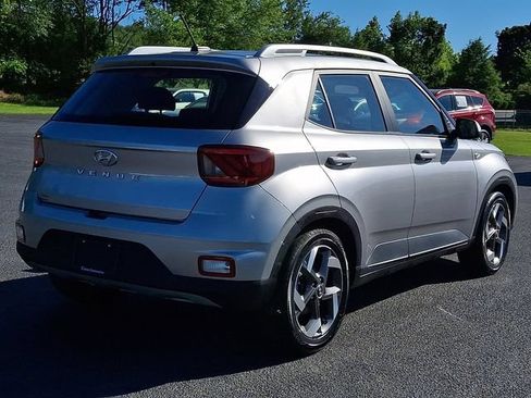 Used 2023 Hyundai Venue SEL w/ Cargo Package FWD image 9