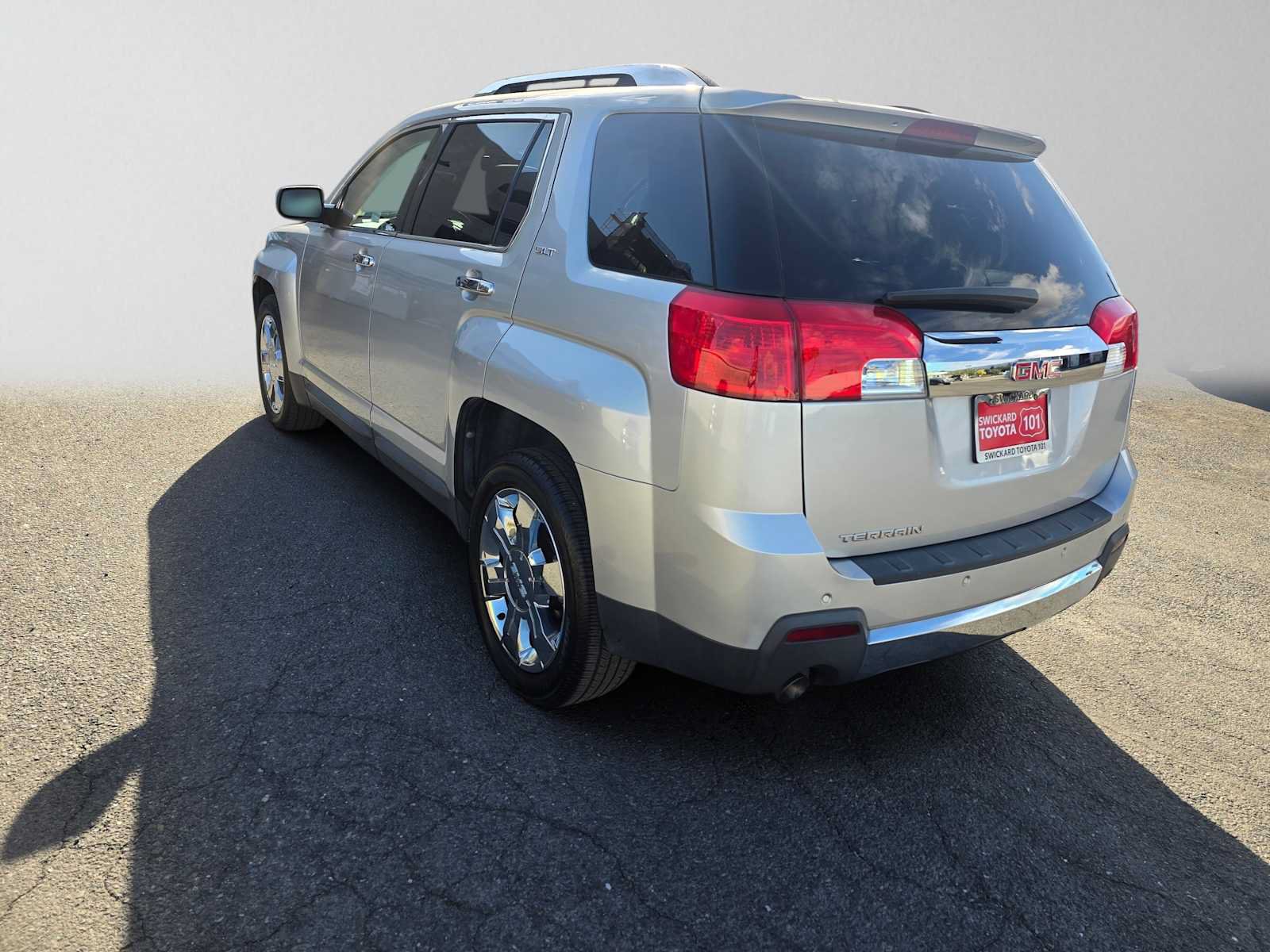 Used 2012 GMC Terrain SLT w/ Chrome and Technology Package FWD image 3