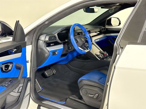Used 2021 Lamborghini Urus image 13