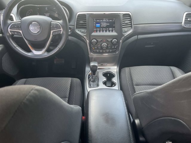 Used 2021 Jeep Grand Cherokee Laredo w/ Security & Convenience Group AWD/4WD image 16