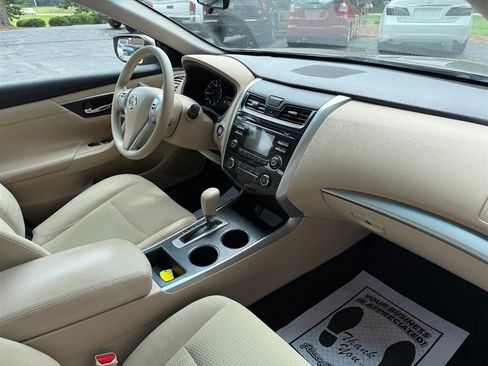 Used 2015 Nissan Altima 2.5 S w/ Power Driver Seat Package FWD image 12