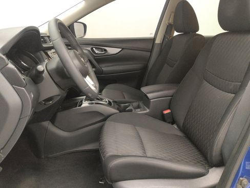 Used 2018 Nissan Rogue SV image 17