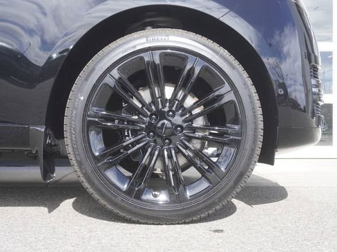 New 2026 Land Rover Range Rover SE image 35