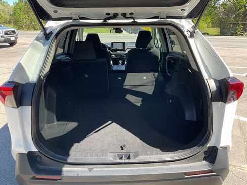 Used 2023 Toyota RAV4 XLE AWD/4WD image 33