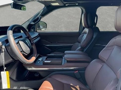 New 2026 Lincoln Navigator L Reserve AWD/4WD image 16