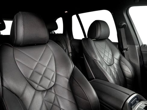 Used 2023 BMW X5 sDrive40i w/ Parking Assistance Package image 31