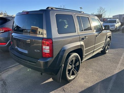 Used 2015 Jeep Patriot Sport w/ Power Value Group image 4