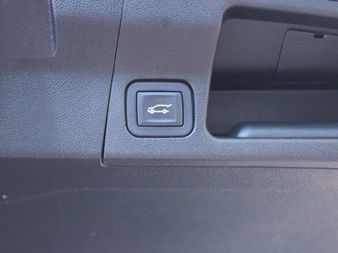 Used 2018 GMC Acadia SLT image 15