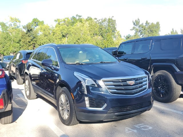 Certified 2017 Cadillac XT5 Luxury w/ Driver Awareness Package AWD/4WD image 3
