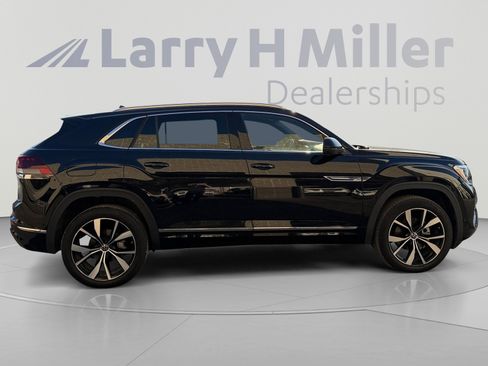 Certified 2025 Volkswagen Atlas Cross Sport SEL Premium R-Line AWD/4WD image 6