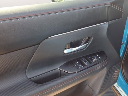 Used 2025 Nissan Kicks SR FWD image 9