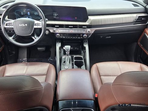 Certified 2024 Kia Telluride EX w/ EX Captain's Chair Package FWD image 13
