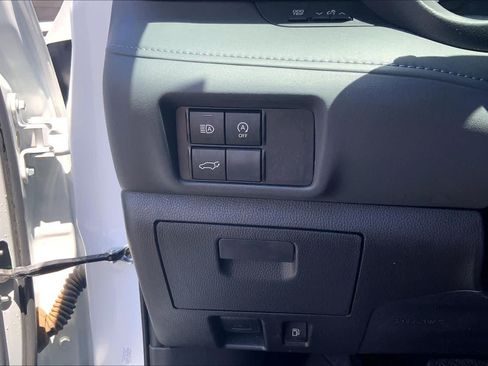 Used 2024 Toyota Highlander XSE AWD/4WD image 36