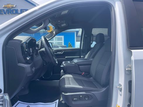 Used 2023 Chevrolet Silverado 1500 LT AWD/4WD image 4