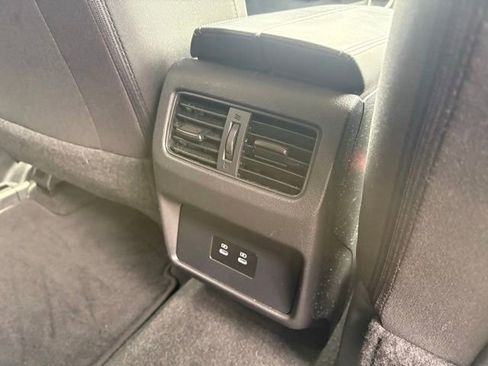 Used 2024 Nissan Rogue SV FWD image 34