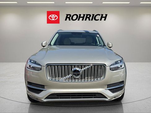 Used 2017 Volvo XC90 T6 Inscription w/ Vision Package AWD/4WD image 2