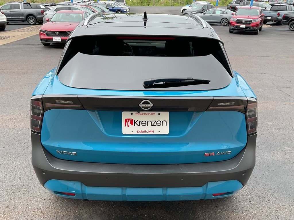 Used 2025 Nissan Kicks SR AWD/4WD image 6