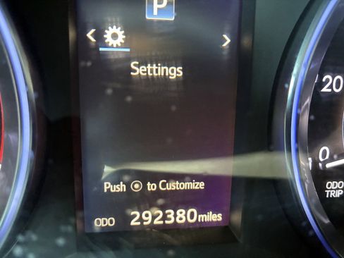 Used 2016 Toyota Highlander XLE w/ Protection Package #3 image 8