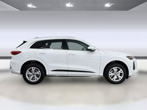 Used 2025 Audi Q5 Premium w/ Convenience Package image 8