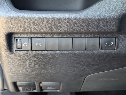 Used 2025 Toyota RAV4 XLE w/ Convenience Package FWD image 24