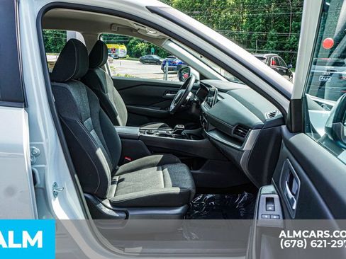Used 2024 Nissan Rogue SV AWD/4WD image 23