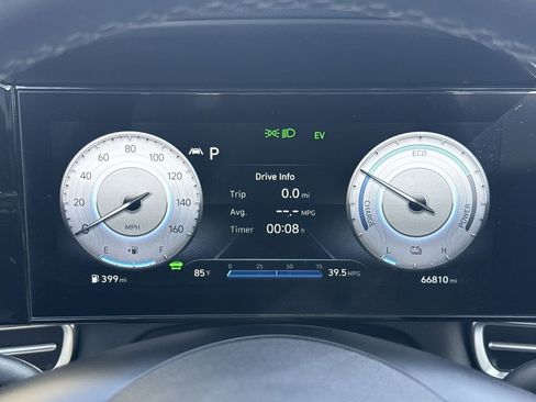 Used 2022 Hyundai Elantra Limited image 10