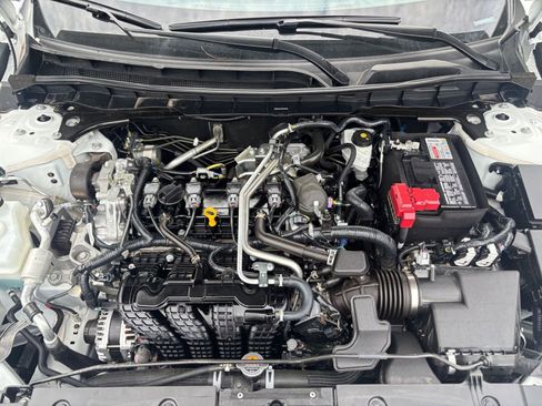 Used 2025 Nissan Altima 2.5 SV FWD image 32
