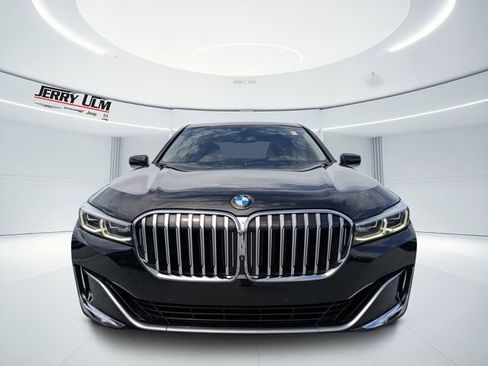 Used 2020 BMW 750i xDrive w/ Cold Weather Package AWD/4WD image 8