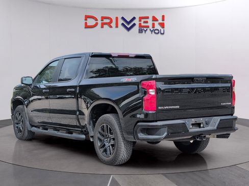 Used 2025 Chevrolet Silverado 1500 Custom w/ Turbomax Blackout Package image 3