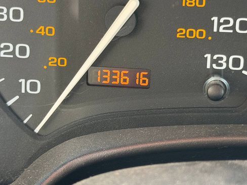 Used 2000 Saturn L-Series LS1 FWD image 16