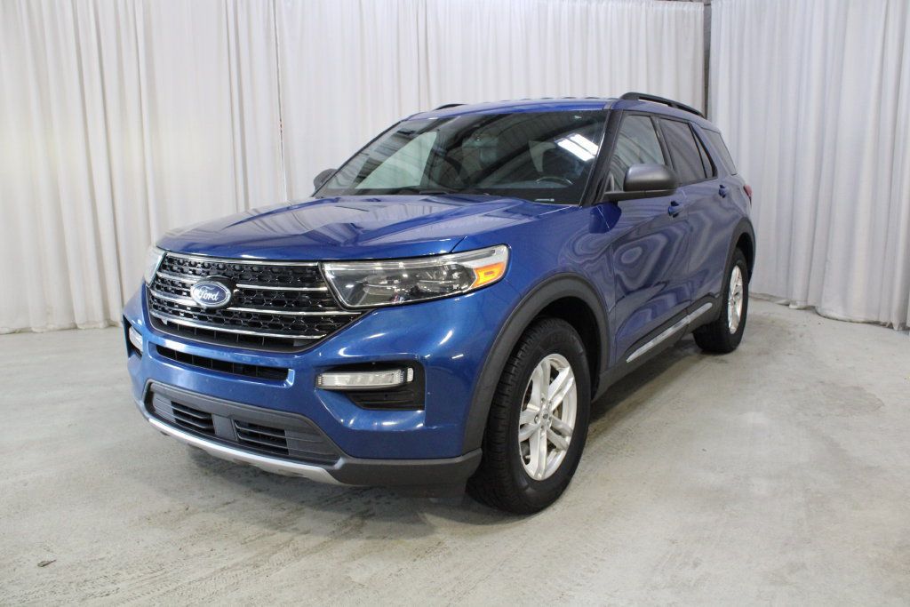 Used 2020 Ford Explorer XLT w/ Equipment Group 202A AWD/4WD image 35