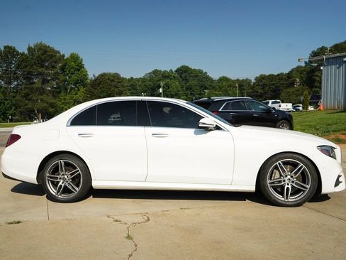 Used 2019 Mercedes-Benz E 300 image 3