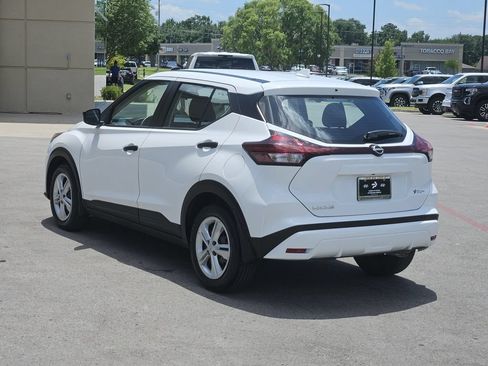 Used 2024 Nissan Kicks S FWD image 3