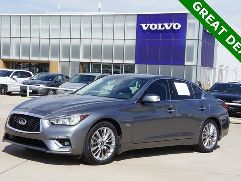 Used 2019 INFINITI Q50 Luxe w/ Essential Package (3.0T Luxe) image 2