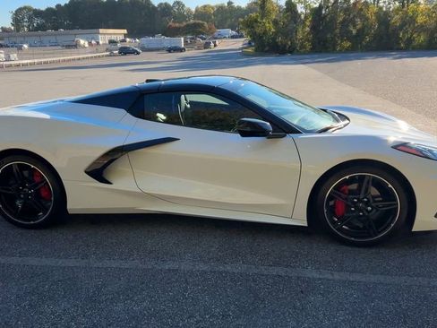 Used 2024 Chevrolet Corvette Stingray w/ Stealth Interior Trim Package image 9