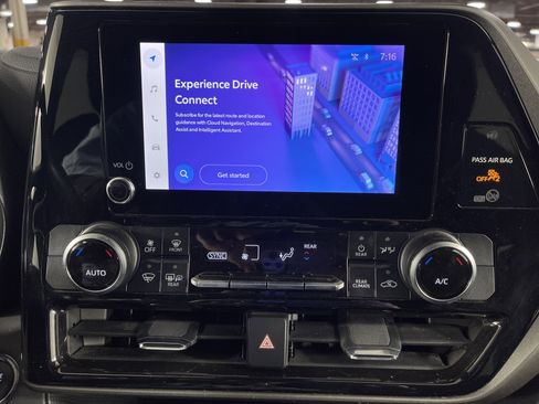 Used 2023 Toyota Highlander LE image 22