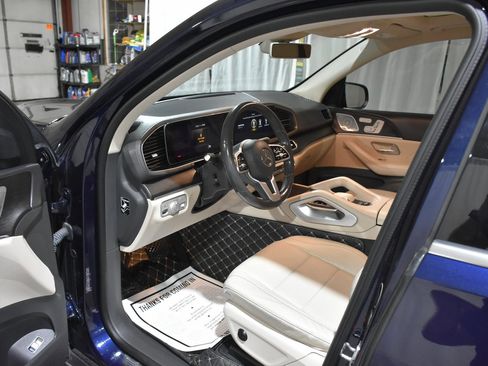 Used 2020 Mercedes-Benz GLS 450 4MATIC image 12