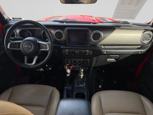 Used 2018 Jeep Wrangler Unlimited Rubicon w/ Dual Top Group AWD/4WD image 19