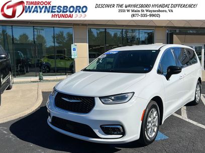 Used 2024 Chrysler Pacifica Touring-L