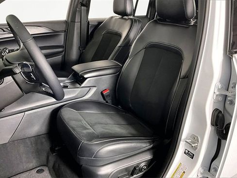 Used 2025 Jeep Grand Cherokee 4WD image 21