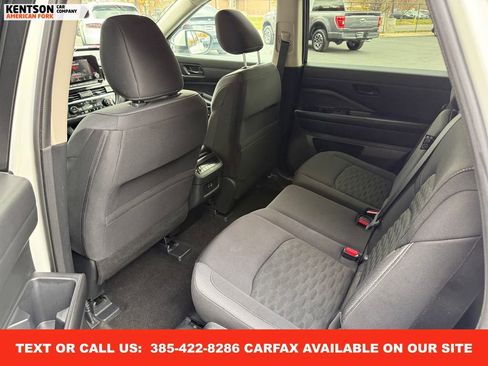 Used 2025 Nissan Pathfinder SV image 34