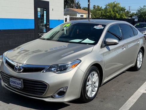Used 2014 Toyota Avalon XLE FWD image 3