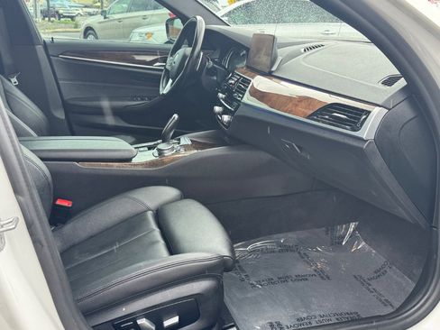 Used 2019 BMW 530e w/ Convenience Package image 20