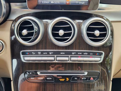 Used 2018 Mercedes-Benz GLC 300 4MATIC image 18