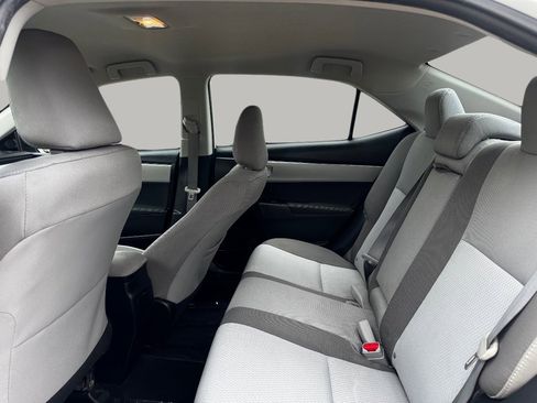 Used 2017 Toyota Corolla LE w/ Carpet Mat Package (TMS) FWD image 17