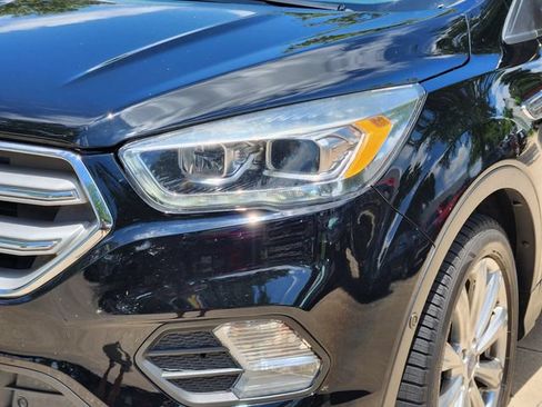 Used 2018 Ford Escape Titanium FWD image 9