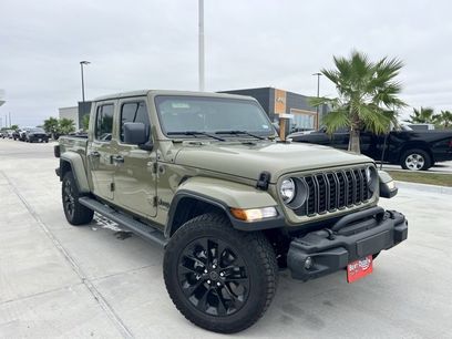 Used 2025 Jeep Gladiator Sport